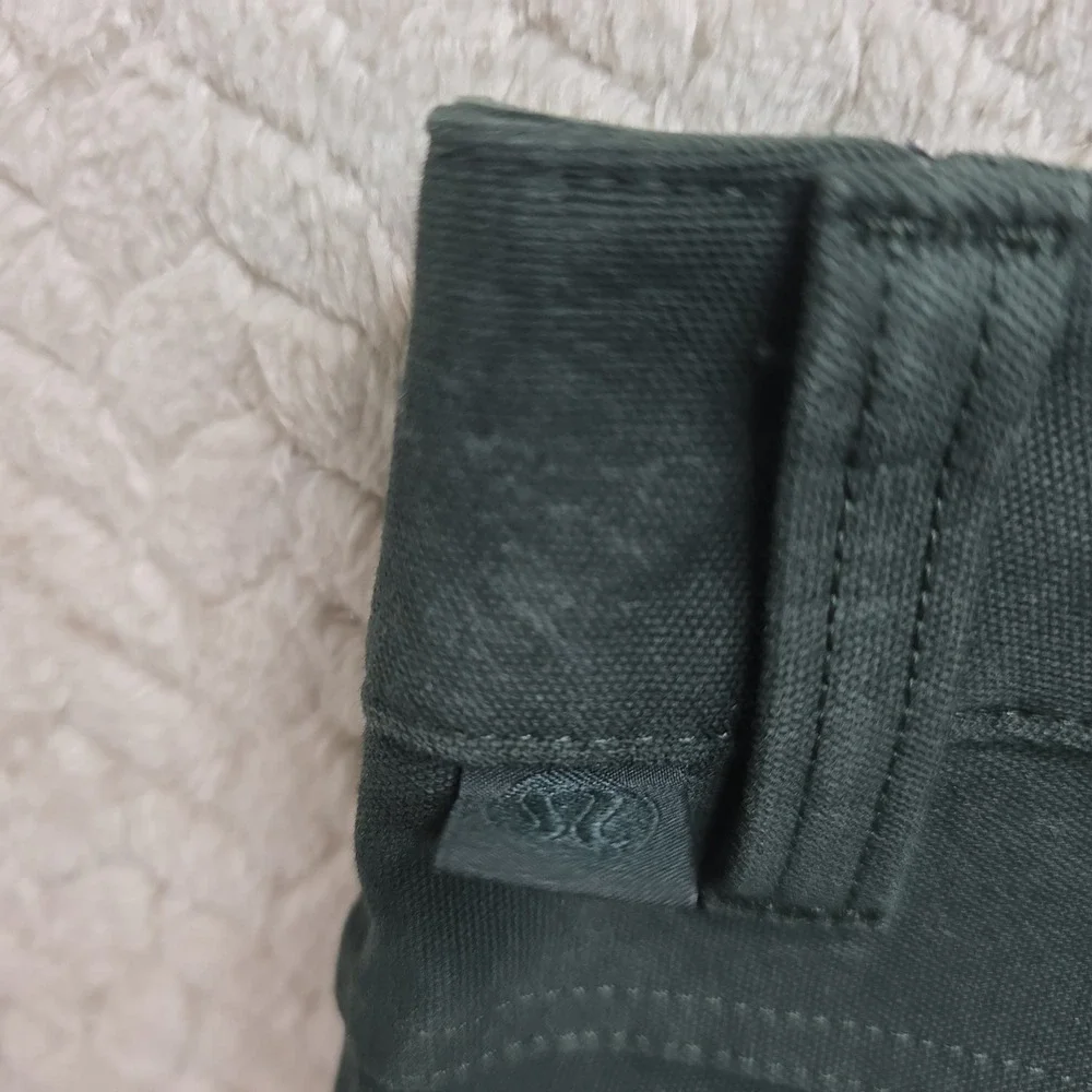 Lululemon Commission Pant Slim Warpstreme Dark Forest Green Mens 31x29 Chino